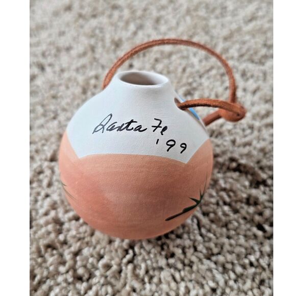 Vintage Santa Fe Pottery Ornament Clay Cliff Dwellings Leather Hanger 1999 - Picture 3 of 5